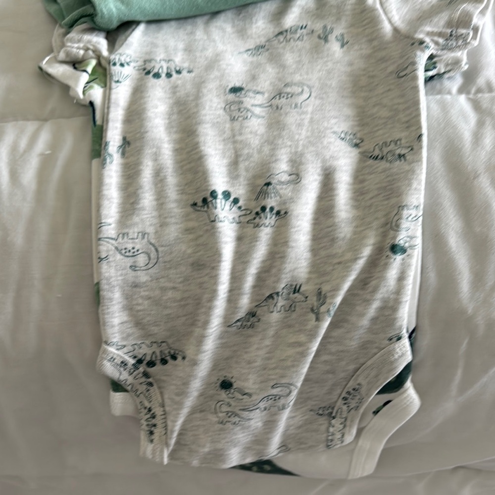 NWT Carter’s 3 months Green 🦕 Print Kids three Pieces - Picture 2 of 5